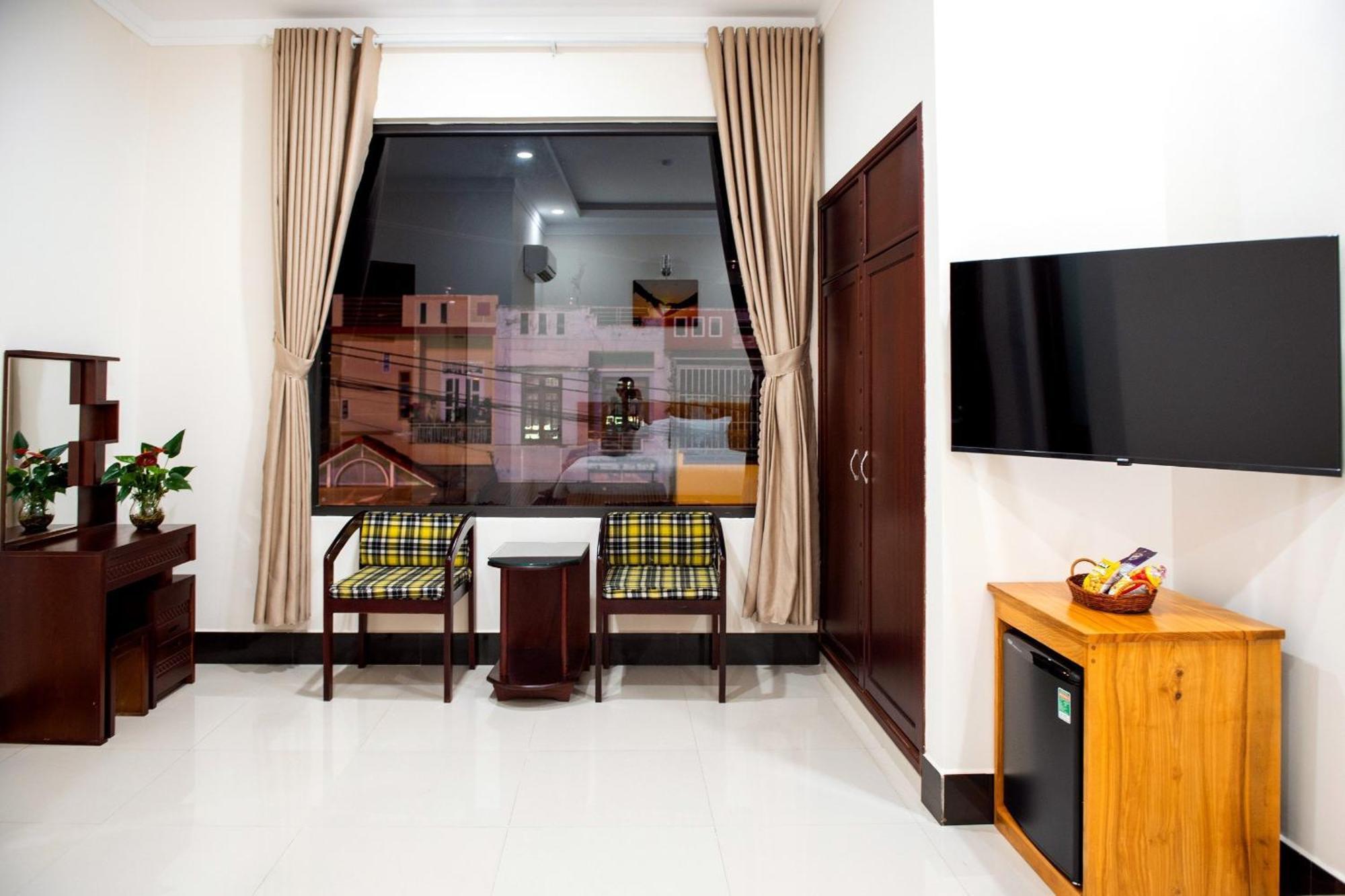 Minh Lam Hotel Плейку Экстерьер фото