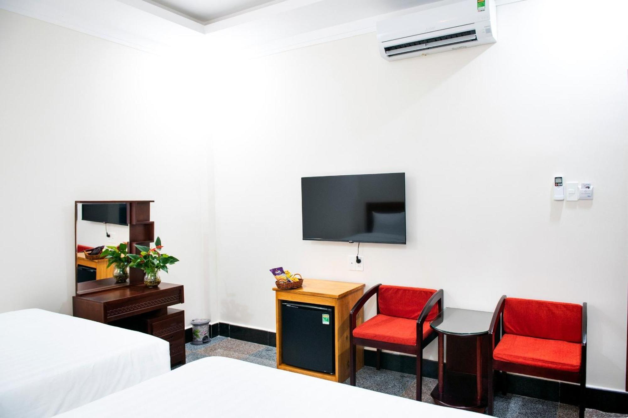 Minh Lam Hotel Плейку Экстерьер фото