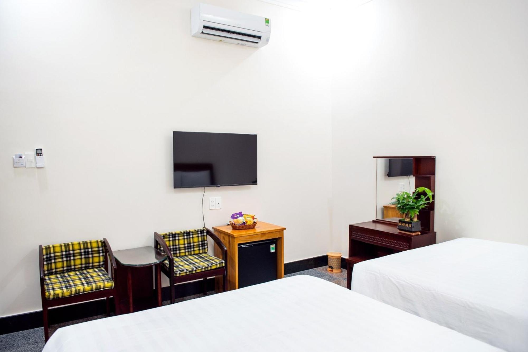 Minh Lam Hotel Плейку Экстерьер фото