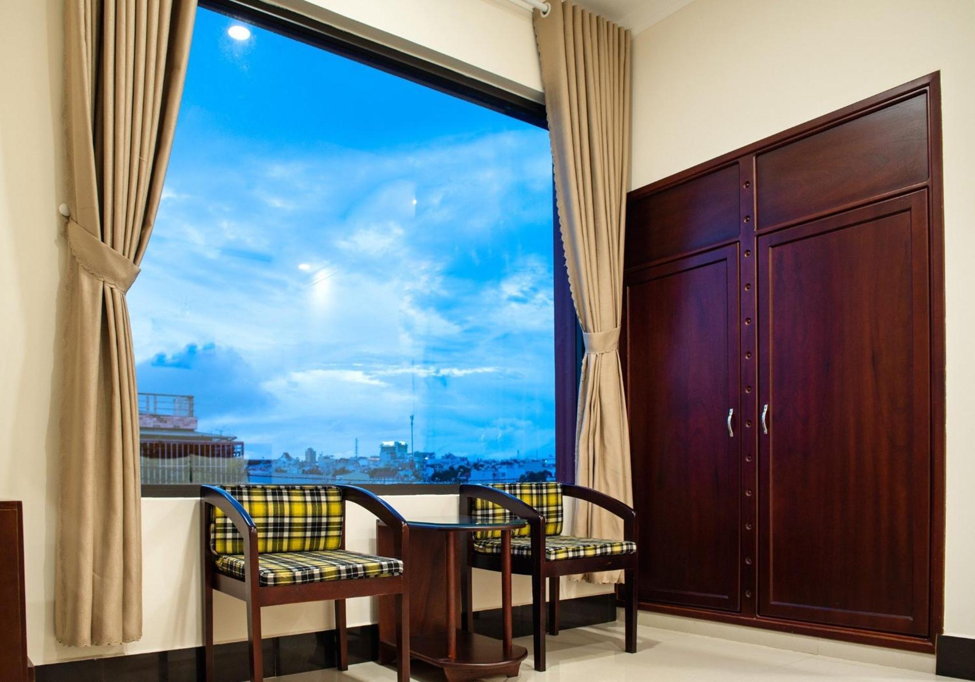 Minh Lam Hotel Плейку Экстерьер фото