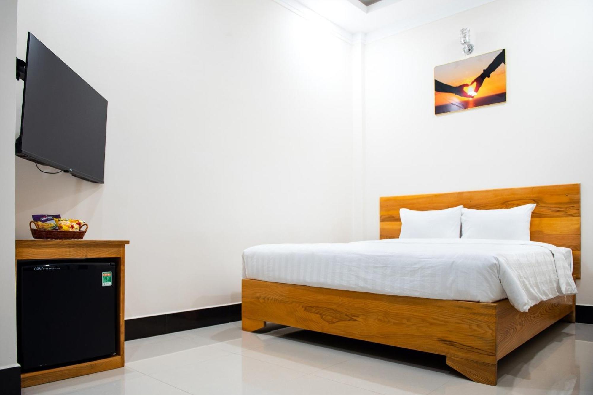 Minh Lam Hotel Плейку Экстерьер фото